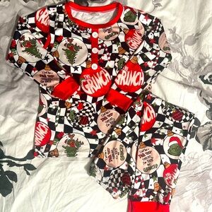 Boys or girls 
Size 8/9
Worn only for pictures
Bought at online Boutique